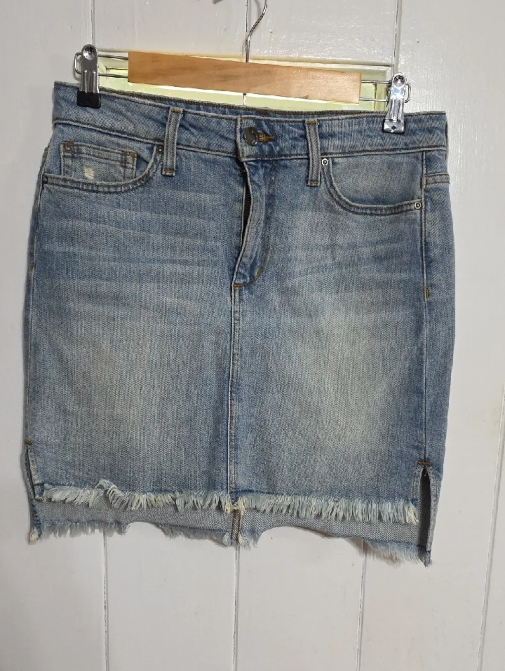 Joe's Collector's Edition Women's Denim Skirt Light Wash Frayed Hem‎ Sz 29 EUC